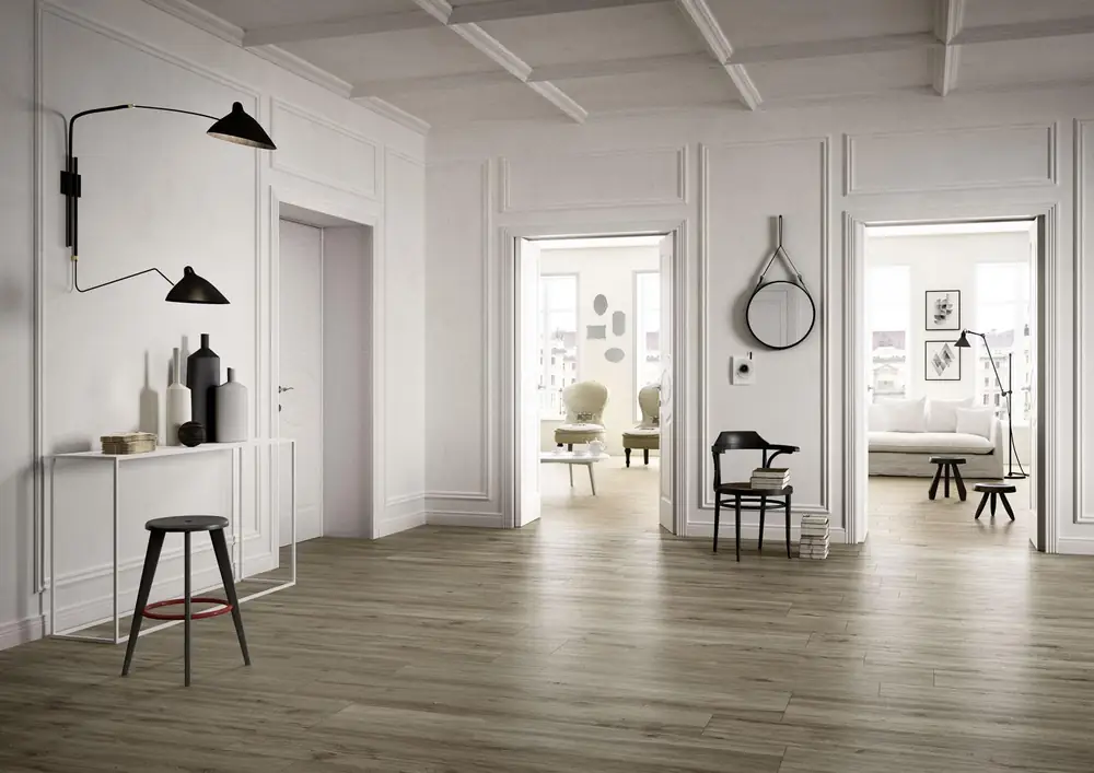 Gangur með Marazzi Treverktrend Rovere Tortora parketflísum
