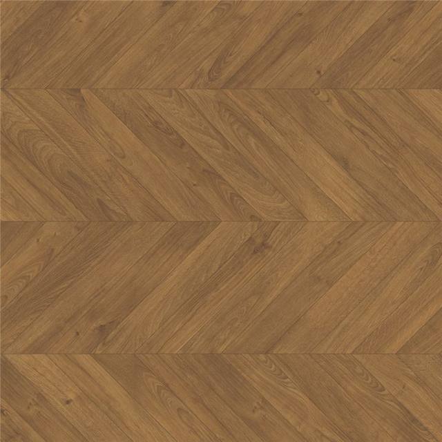 Quick-Step harðparket í chevron-munstri – Chevron Oak Brown